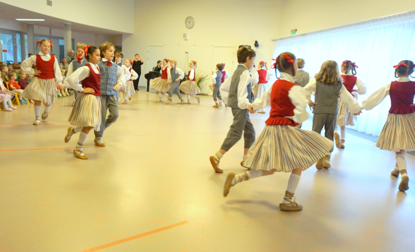 Dejas diena Mārzemītē